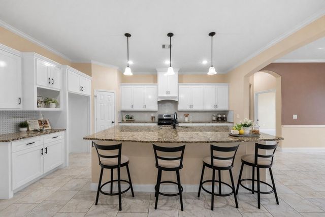 225 Kalmer St Street, Pasadena, TX 77502