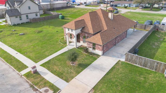 225 Kalmer St Street, Pasadena, TX 77502