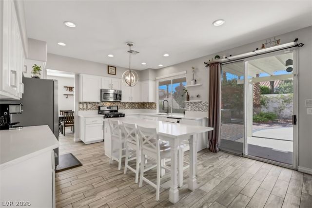 1124 Dover Glen Drive, North Las Vegas, NV 89031