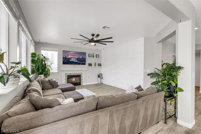 1124 Dover Glen Drive, North Las Vegas, NV 89031