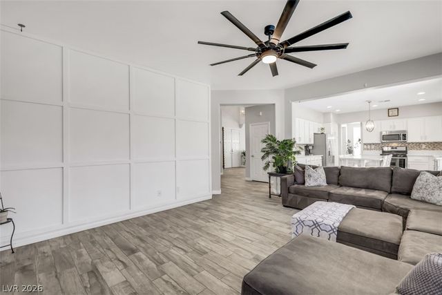 1124 Dover Glen Drive, North Las Vegas, NV 89031