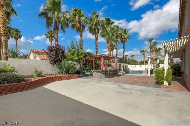 1124 Dover Glen Drive, North Las Vegas, NV 89031