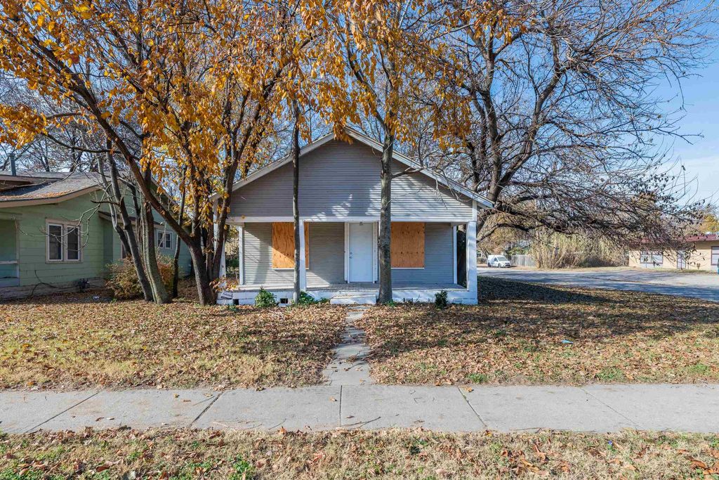 3045 N Arkansas Ave, Wichita, KS 67204