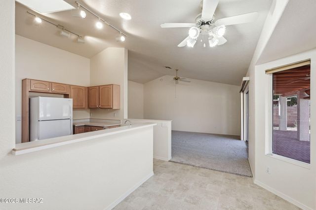 925 N Abrego Drive, Green Valley, AZ 85614