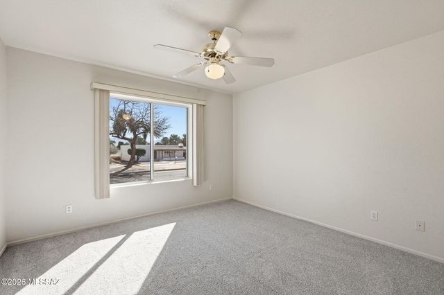 925 N Abrego Drive, Green Valley, AZ 85614