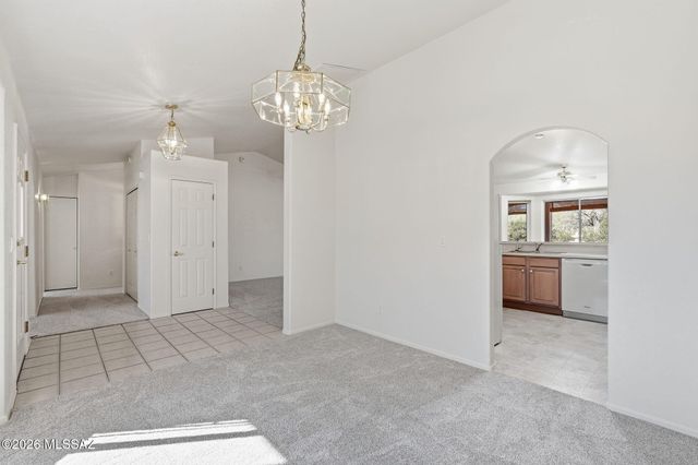 925 N Abrego Drive, Green Valley, AZ 85614