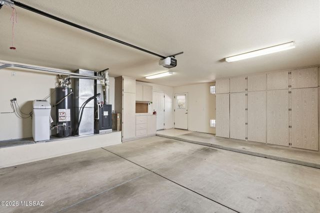 925 N Abrego Drive, Green Valley, AZ 85614