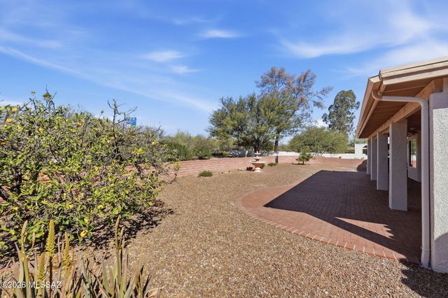 925 N Abrego Drive, Green Valley, AZ 85614