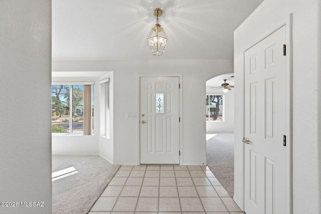 925 N Abrego Drive, Green Valley, AZ 85614