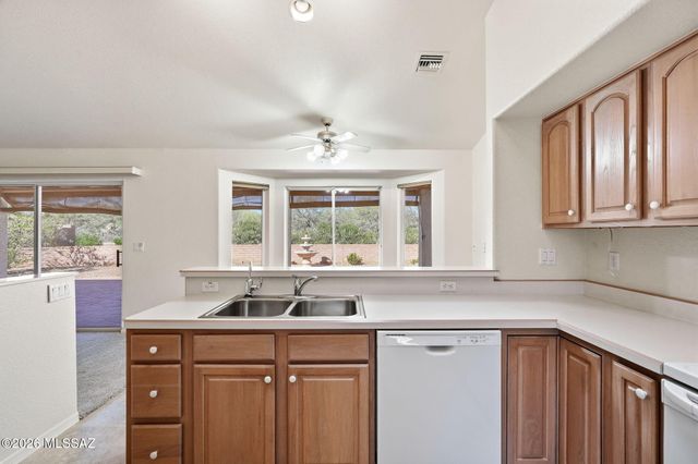 925 N Abrego Drive, Green Valley, AZ 85614