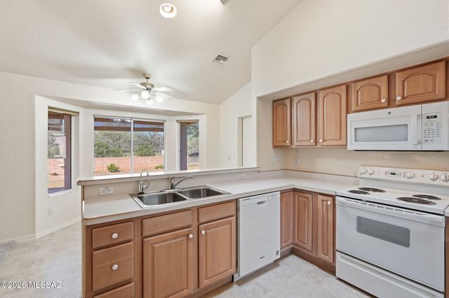 925 N Abrego Drive, Green Valley, AZ 85614