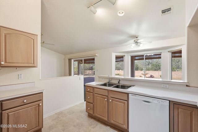 925 N Abrego Drive, Green Valley, AZ 85614