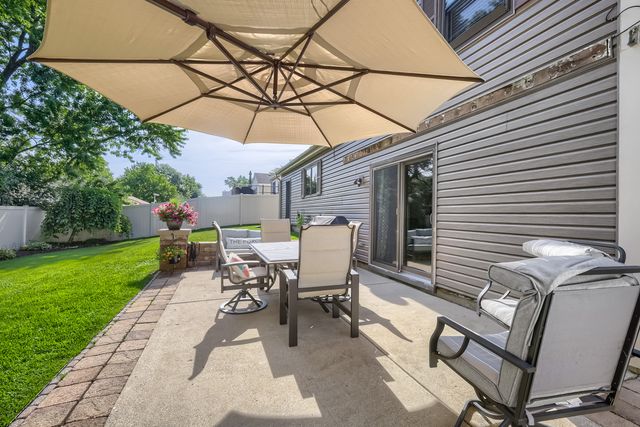 271 Hill Avenue, Bartlett, IL 60103