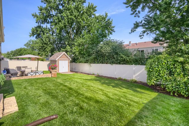 271 Hill Avenue, Bartlett, IL 60103