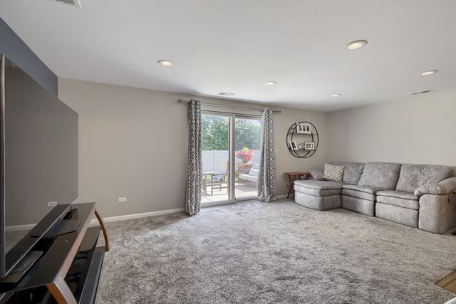 271 Hill Avenue, Bartlett, IL 60103
