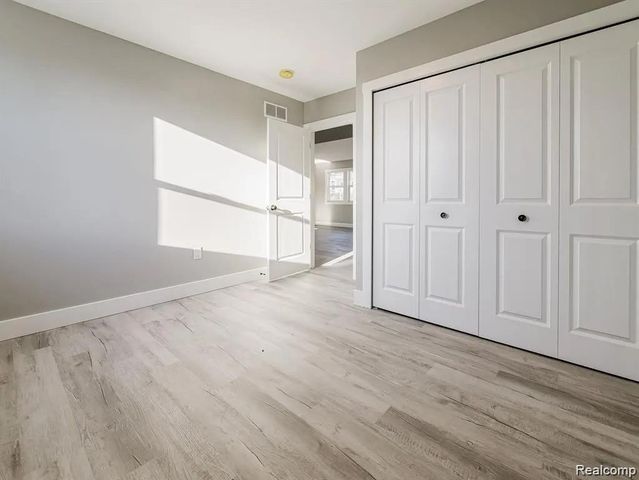 311 Longspur Lane, Commerce Charter Township, MI 48382