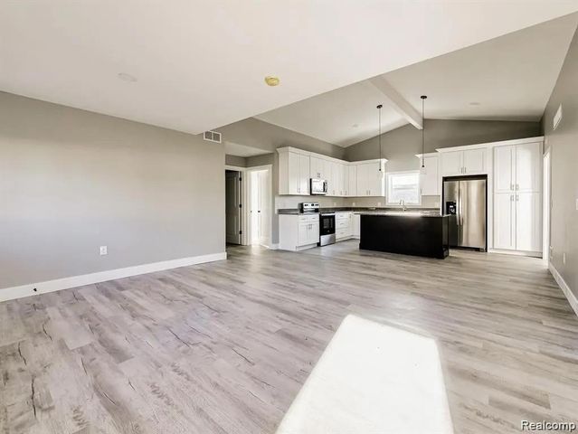 311 Longspur Lane, Commerce Charter Township, MI 48382