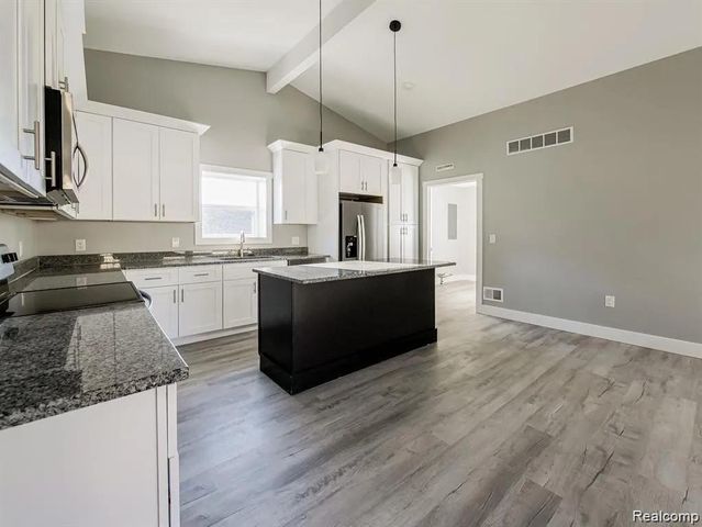 311 Longspur Lane, Commerce Charter Township, MI 48382