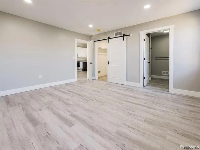 311 Longspur Lane, Commerce Charter Township, MI 48382