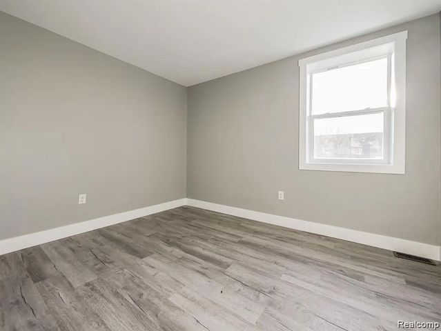 311 Longspur Lane, Commerce Charter Township, MI 48382