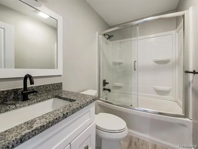 311 Longspur Lane, Commerce Charter Township, MI 48382