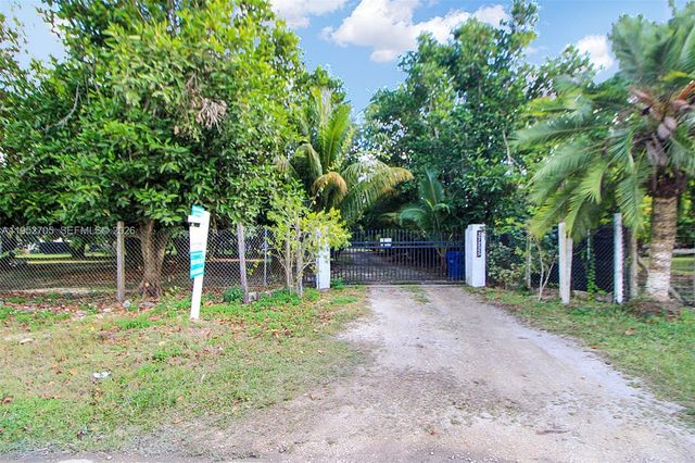 37225 SW 214th Ave, Homestead, FL 33034