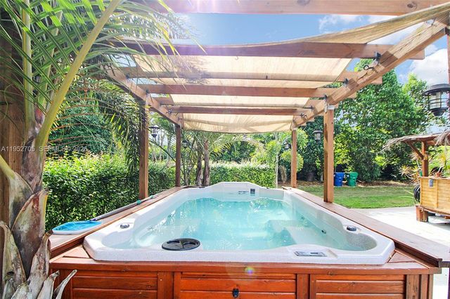 37225 SW 214th Ave, Homestead, FL 33034