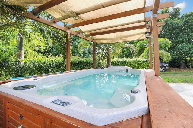 37225 SW 214th Ave, Homestead, FL 33034