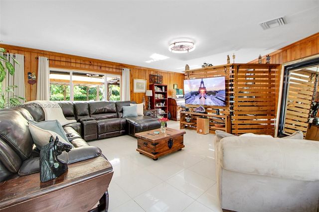 37225 SW 214th Ave, Homestead, FL 33034