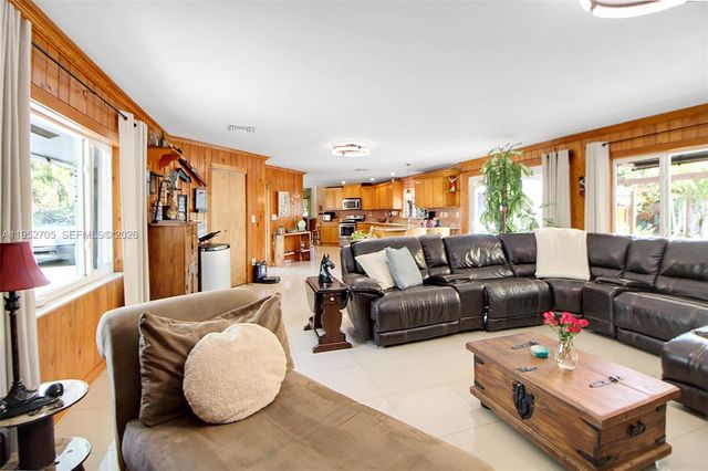 37225 SW 214th Ave, Homestead, FL 33034