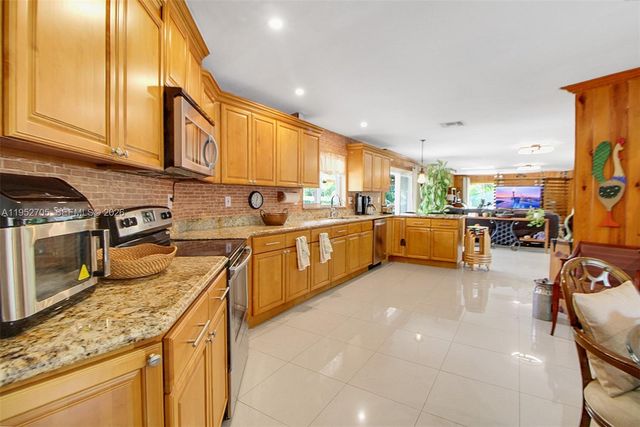 37225 SW 214th Ave, Homestead, FL 33034