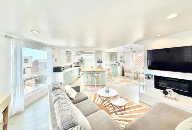 2301 Chico Court, Oxnard, CA 93035