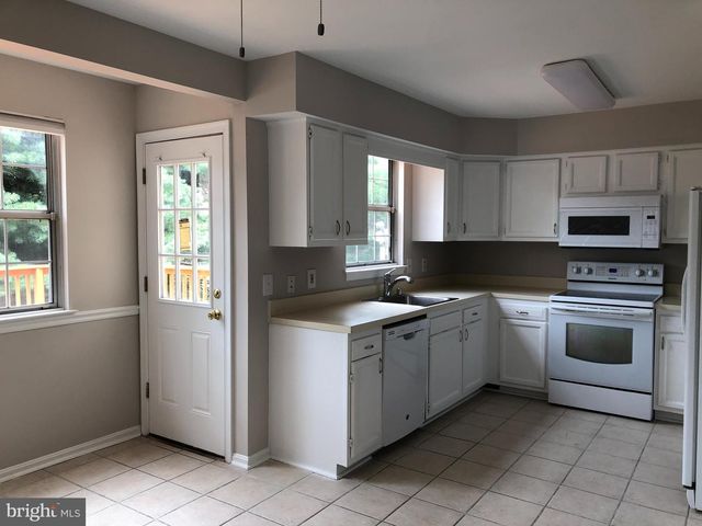 29 INTERNATIONAL CIR, Owings Mills, MD 21117