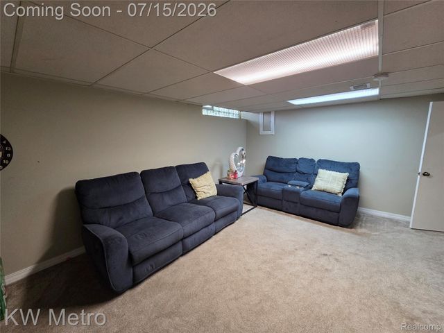 1105 Kirts Boulevard A, Troy, MI 48084