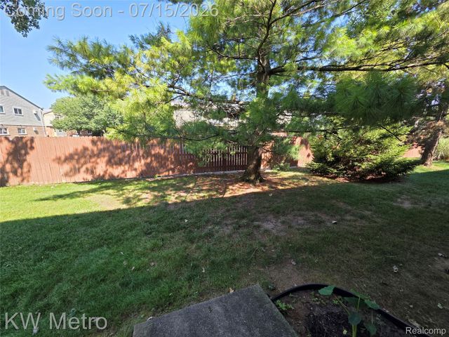 1105 Kirts Boulevard A, Troy, MI 48084