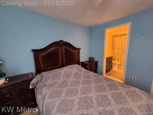 1105 Kirts Boulevard A, Troy, MI 48084