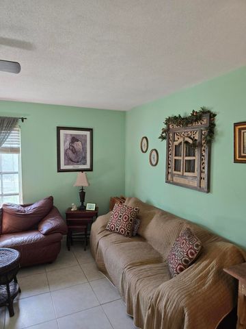 4951 Wedgewood Way 5, West Palm Beach, FL 33417