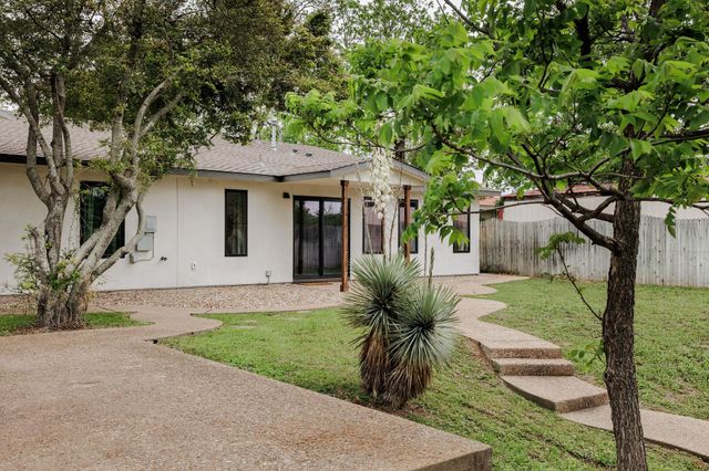 500 Lakeshore DR, Marble Falls, TX 78654
