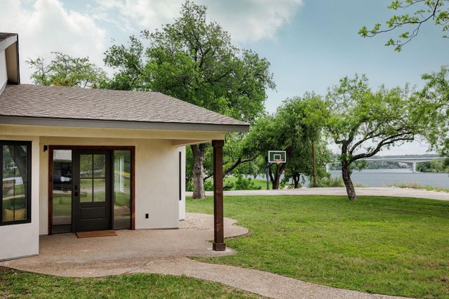 500 Lakeshore DR, Marble Falls, TX 78654