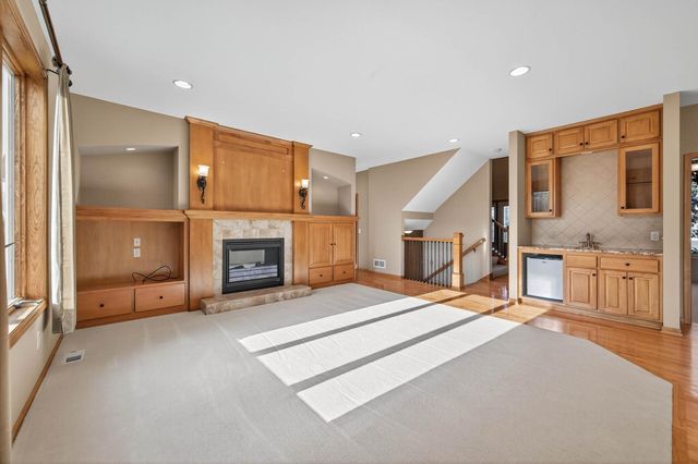 10803 Jersey Drive N, Brooklyn Park, MN 55445