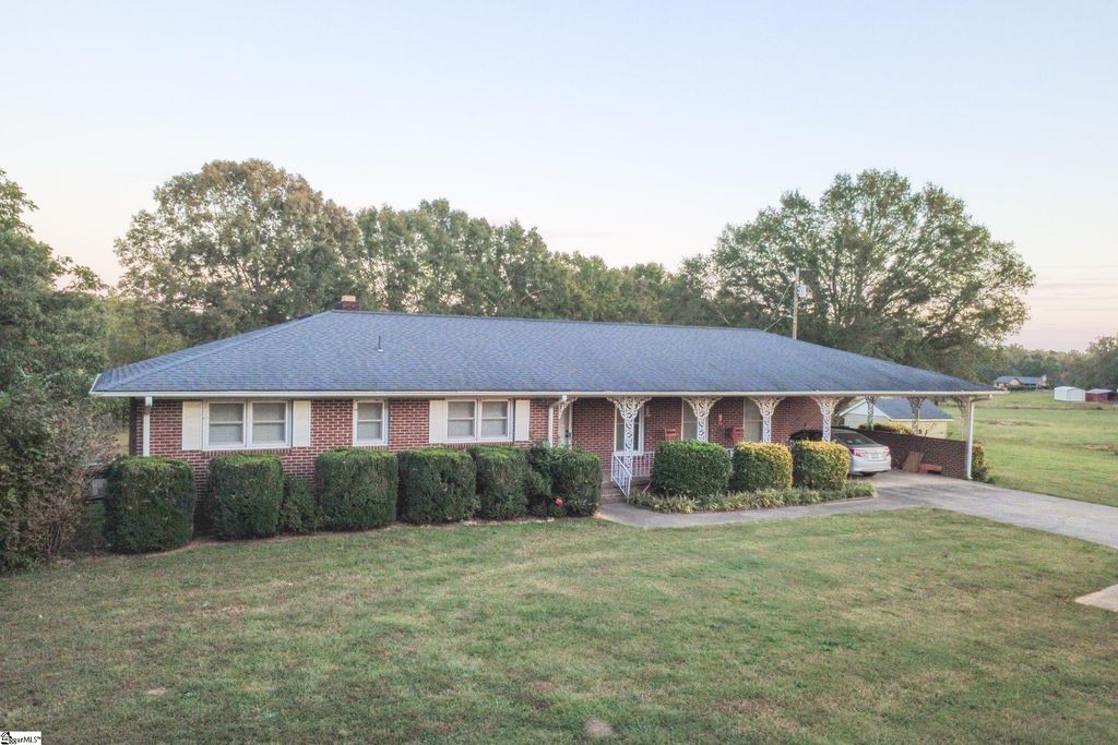 210 Locke Road, Belton, SC 29627
