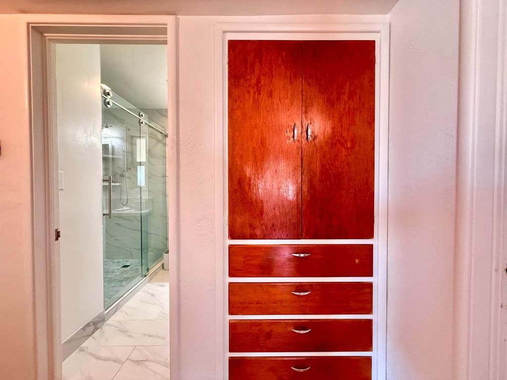 Image 12 of property listing at 3444 Mayfair Boulevard, Fresno, CA 93703