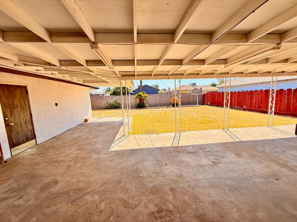 Image 17 of property listing at 3444 Mayfair Boulevard, Fresno, CA 93703