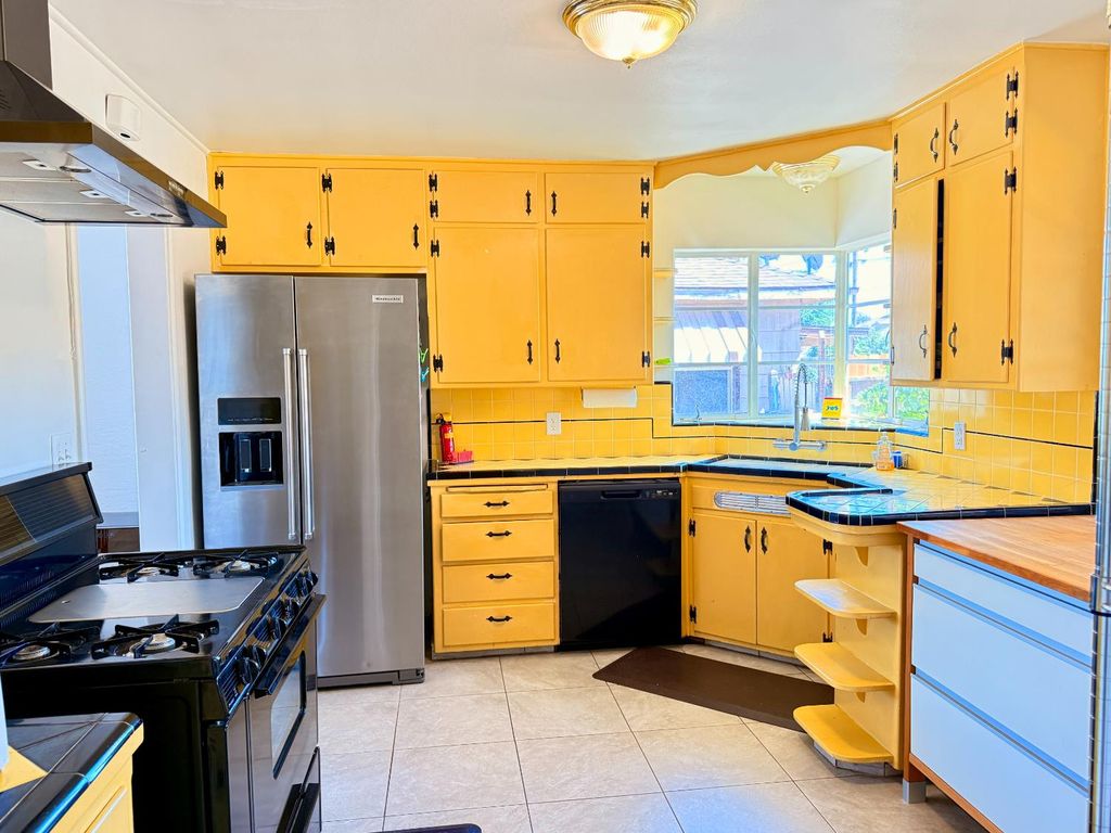 Image 9 of property listing at 3444 Mayfair Boulevard, Fresno, CA 93703