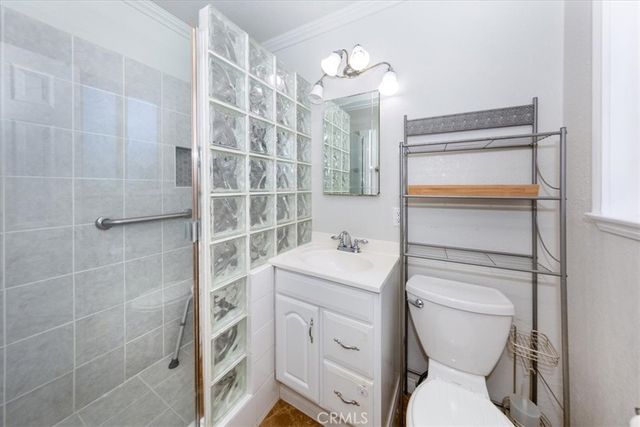 23000 Lull Street, Canoga Park, CA 91304