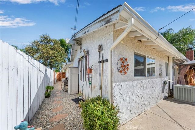 23000 Lull Street, Canoga Park, CA 91304