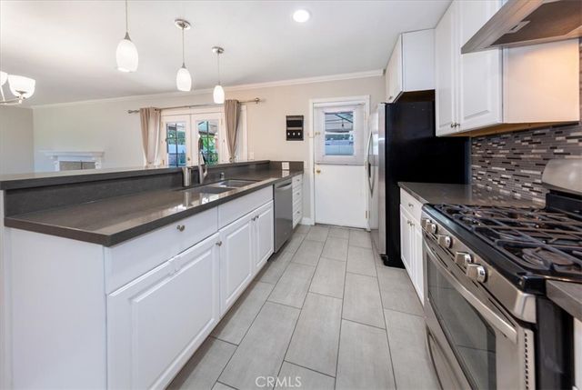 23000 Lull Street, Canoga Park, CA 91304