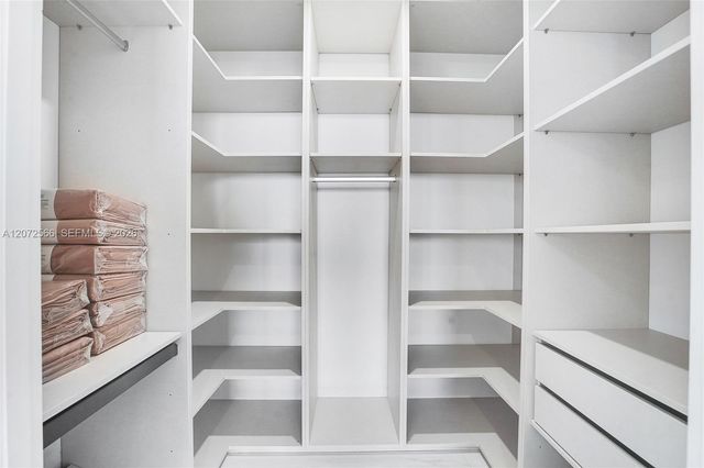 700 NE 24th Street 2702, Miami, FL 33137
