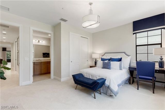 16382 Viansa WAY 3-102, Naples, FL 34110