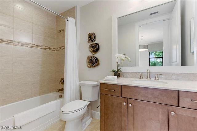 16382 Viansa WAY 3-102, Naples, FL 34110